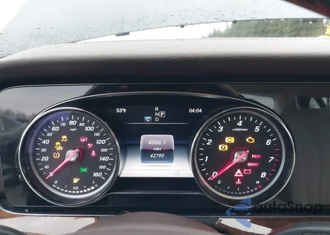 2017 Mercedes-Benz E 300 4Matic из США, поврежденный, VIN WDDZF4KB2HA187636